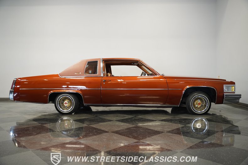 Cadillac-Coupe-deville-1977-Orange-Metallic-Orange-18