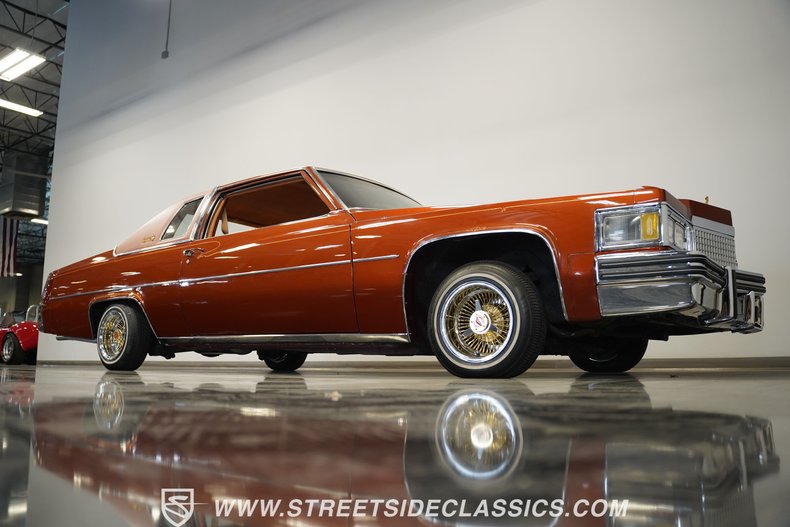 Cadillac-Coupe-deville-1977-Orange-Metallic-Orange-20