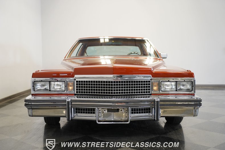 Cadillac-Coupe-deville-1977-Orange-Metallic-Orange-23