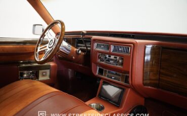 Cadillac-Coupe-deville-1977-Orange-Metallic-Orange-3