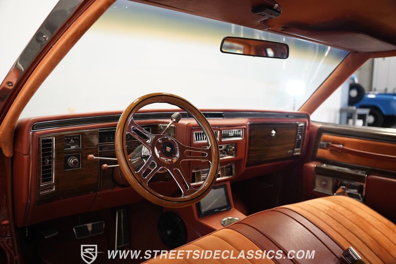 Cadillac-Coupe-deville-1977-Orange-Metallic-Orange-38