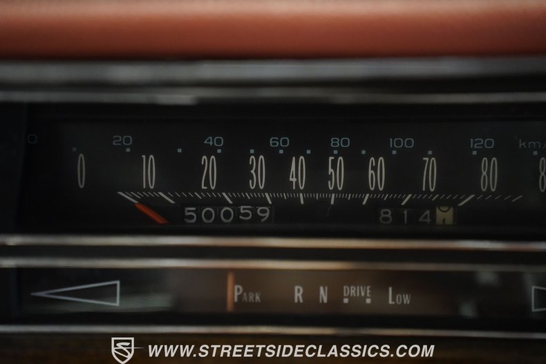 Cadillac-Coupe-deville-1977-Orange-Metallic-Orange-41