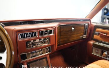 Cadillac-Coupe-deville-1977-Orange-Metallic-Orange-46