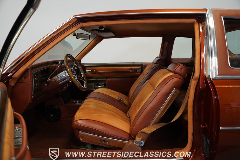 Cadillac-Coupe-deville-1977-Orange-Metallic-Orange-6