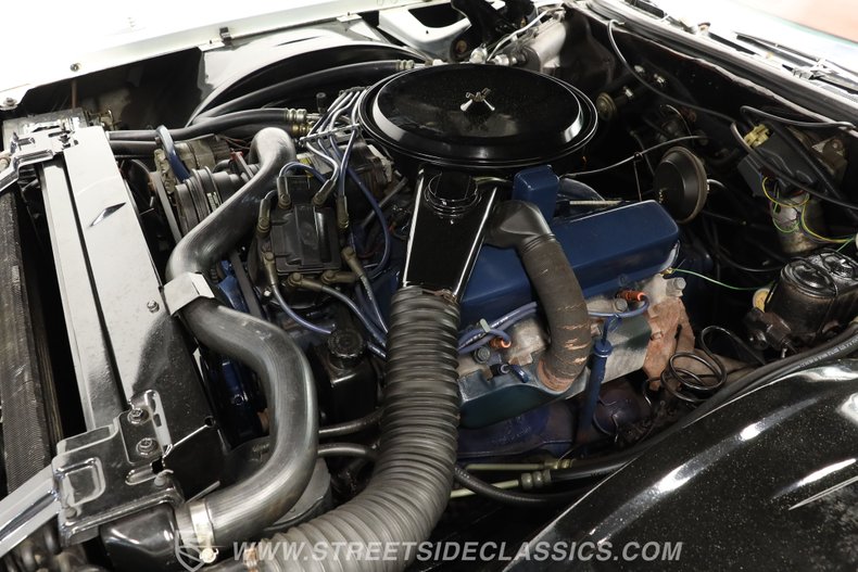 Cadillac-Eldorado-1976-Cotillion-White-Dark-Firethorn-24