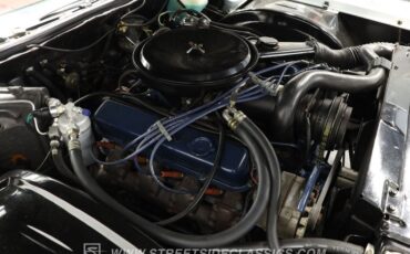 Cadillac-Eldorado-1976-Cotillion-White-Dark-Firethorn-25