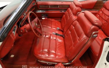 Cadillac-Eldorado-1976-Cotillion-White-Dark-Firethorn-28