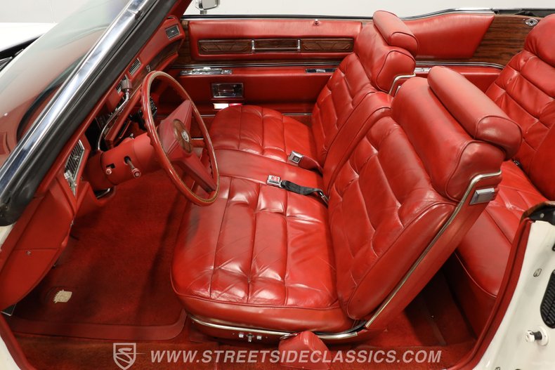 Cadillac-Eldorado-1976-Cotillion-White-Dark-Firethorn-28