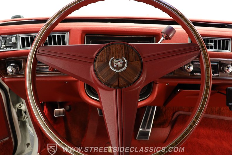 Cadillac-Eldorado-1976-Cotillion-White-Dark-Firethorn-29