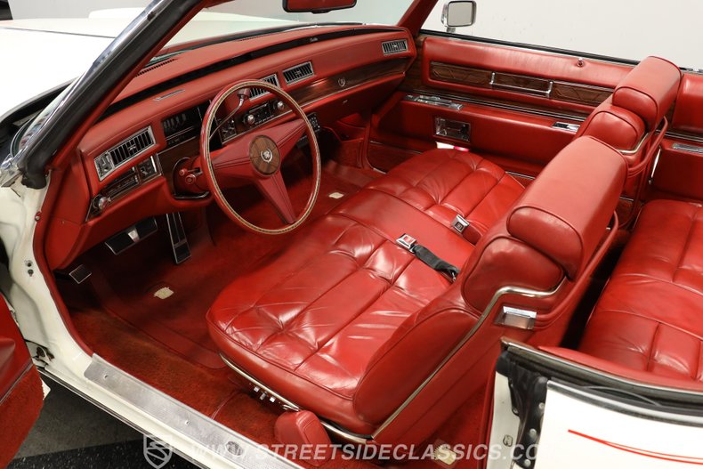 Cadillac-Eldorado-1976-Cotillion-White-Dark-Firethorn-3