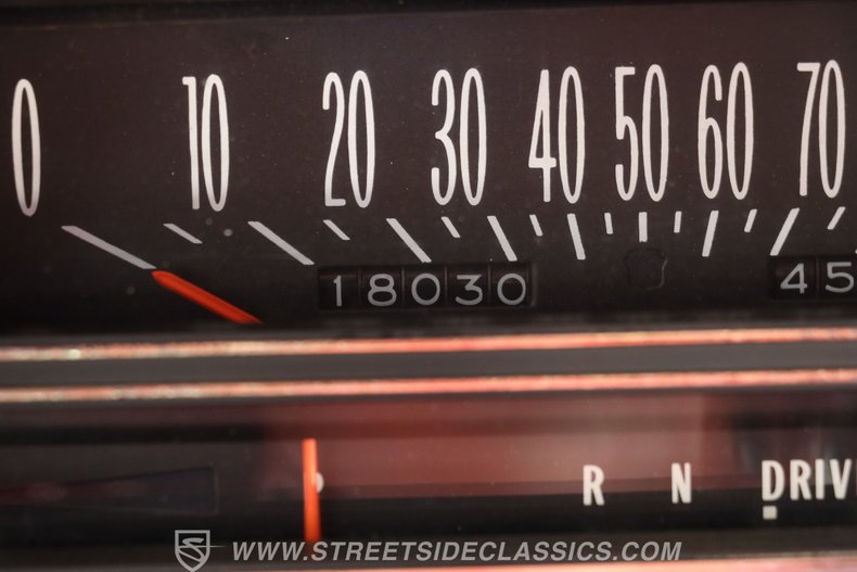 Cadillac-Eldorado-1976-Cotillion-White-Dark-Firethorn-31