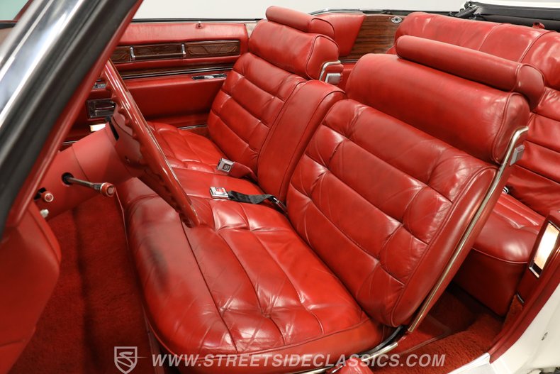 Cadillac-Eldorado-1976-Cotillion-White-Dark-Firethorn-34