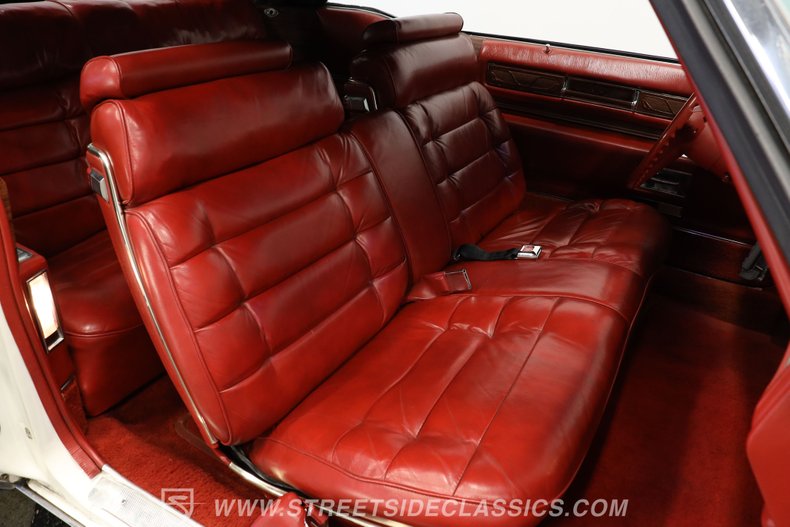Cadillac-Eldorado-1976-Cotillion-White-Dark-Firethorn-37