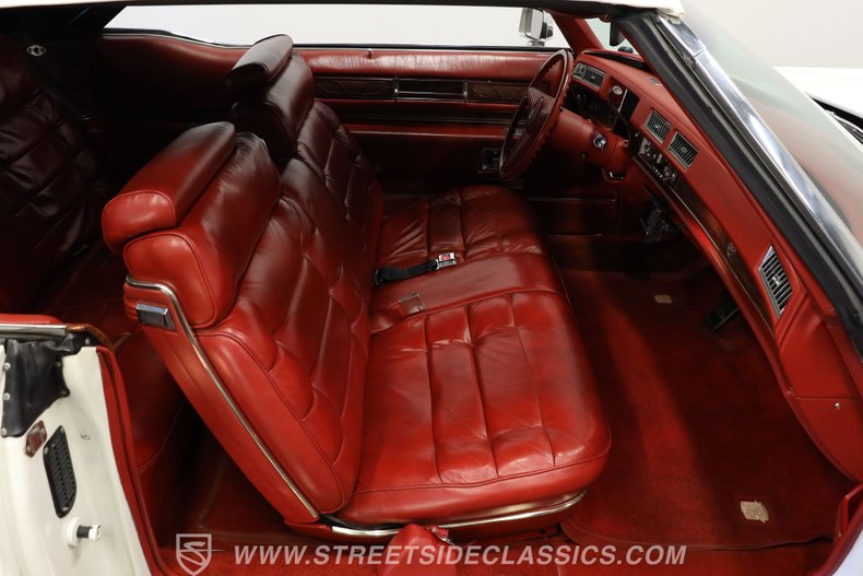 Cadillac-Eldorado-1976-Cotillion-White-Dark-Firethorn-38