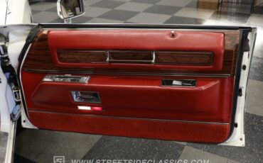 Cadillac-Eldorado-1976-Cotillion-White-Dark-Firethorn-42