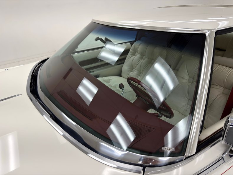 Cadillac-Eldorado-1978-Cotillion-White-White-24