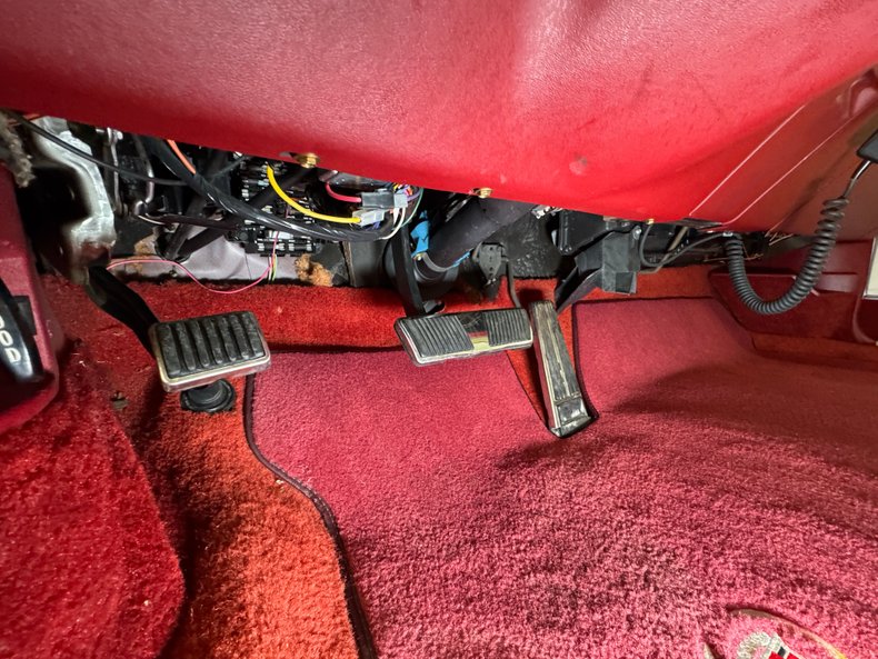 Cadillac-Eldorado-1978-Cotillion-White-White-27