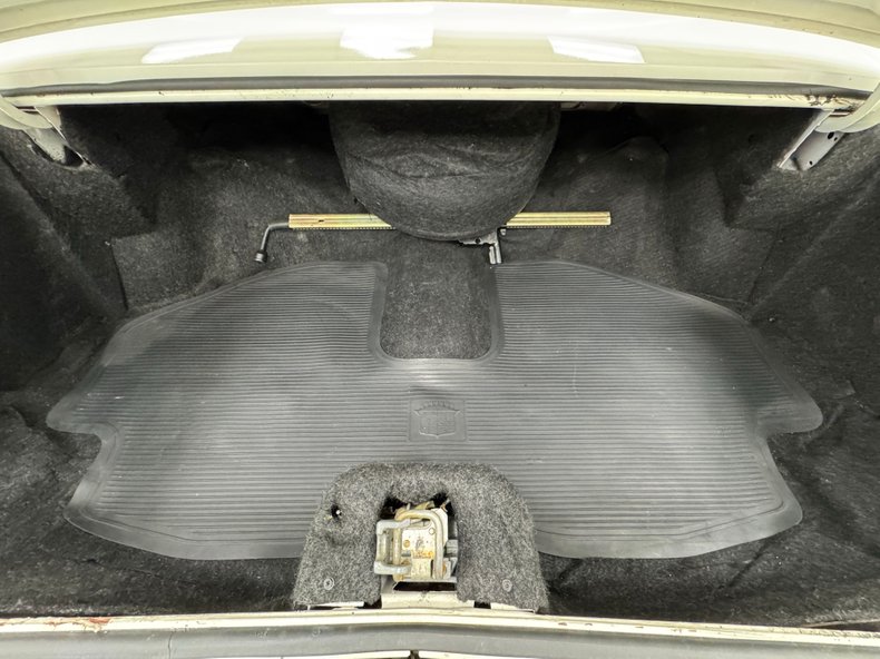 Cadillac-Eldorado-1978-Cotillion-White-White-85