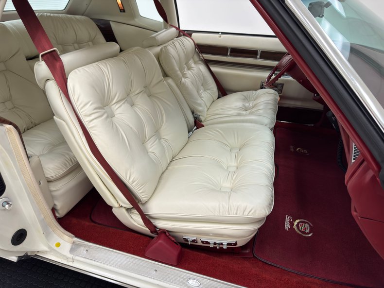 Cadillac-Eldorado-1978-Cotillion-White-White-94