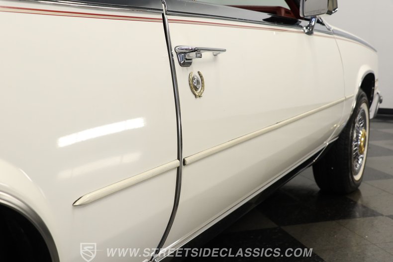 Cadillac-Eldorado-1984-White-Dark-Carmine-Red-10