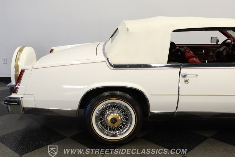 Cadillac-Eldorado-1984-White-Dark-Carmine-Red-11
