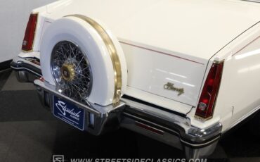 Cadillac-Eldorado-1984-White-Dark-Carmine-Red-17