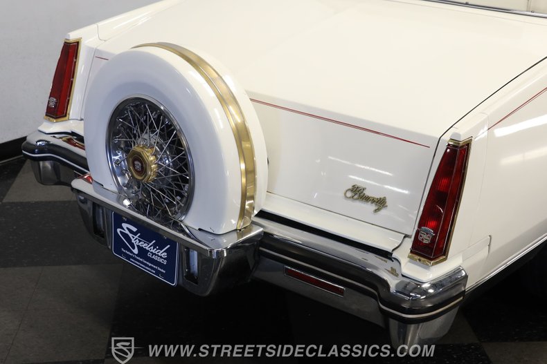 Cadillac-Eldorado-1984-White-Dark-Carmine-Red-17