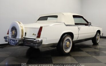 Cadillac-Eldorado-1984-White-Dark-Carmine-Red-18