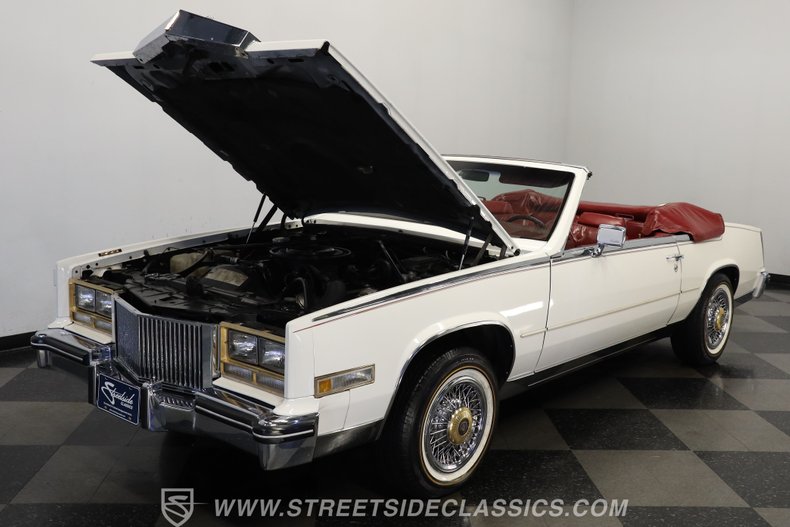 Cadillac-Eldorado-1984-White-Dark-Carmine-Red-19