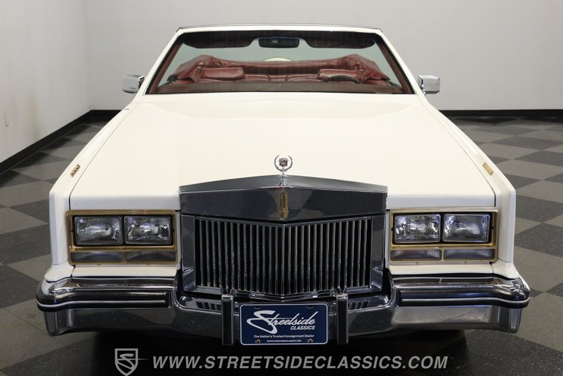 Cadillac-Eldorado-1984-White-Dark-Carmine-Red-23