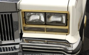 Cadillac-Eldorado-1984-White-Dark-Carmine-Red-28