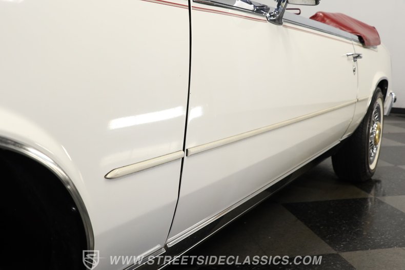 Cadillac-Eldorado-1984-White-Dark-Carmine-Red-30