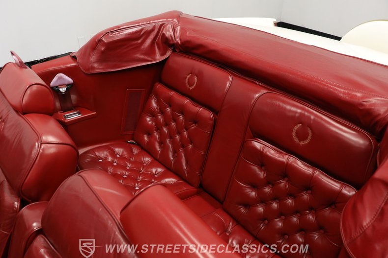 Cadillac-Eldorado-1984-White-Dark-Carmine-Red-41