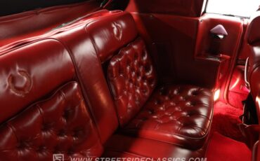 Cadillac-Eldorado-1984-White-Dark-Carmine-Red-42