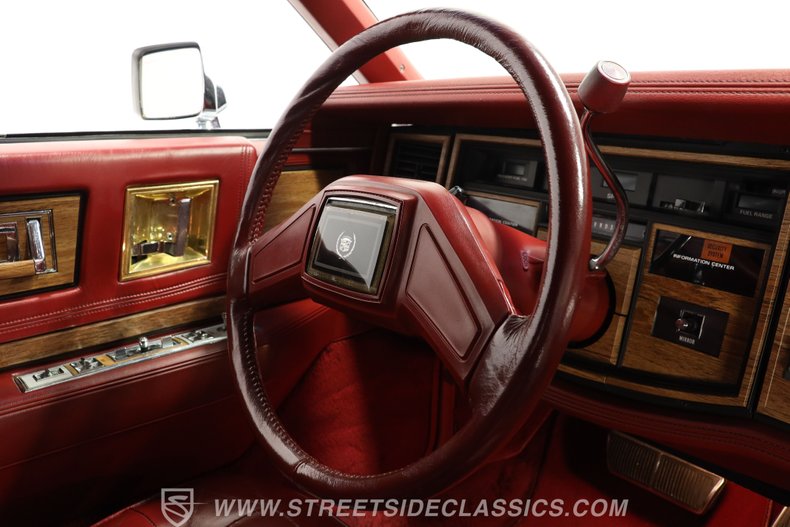 Cadillac-Eldorado-1984-White-Dark-Carmine-Red-45