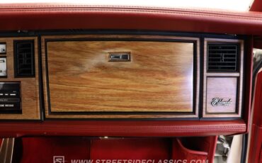 Cadillac-Eldorado-1984-White-Dark-Carmine-Red-46