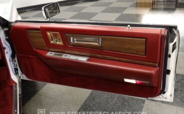 Cadillac-Eldorado-1984-White-Dark-Carmine-Red-47