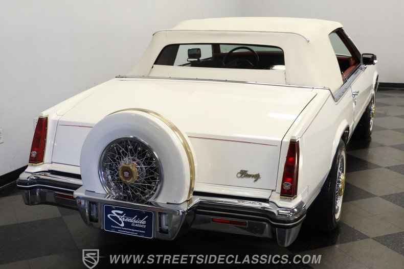 Cadillac-Eldorado-1984-White-Dark-Carmine-Red-7