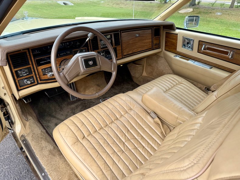 Cadillac-Eldorado-1985-Light-Yellow-Alabaster-35