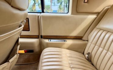 Cadillac-Eldorado-1985-Light-Yellow-Alabaster-38