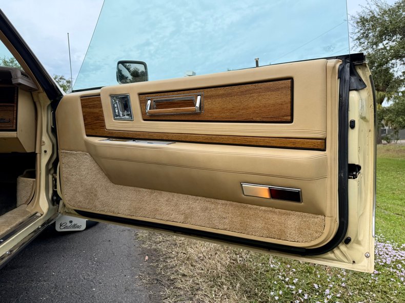 Cadillac-Eldorado-1985-Light-Yellow-Alabaster-41