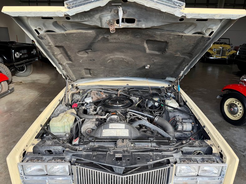 Cadillac-Eldorado-1985-Light-Yellow-Alabaster-5