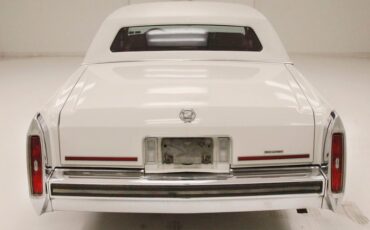 Cadillac-Fleetwood-1989-White-Red-1