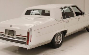 Cadillac-Fleetwood-1989-White-Red-10