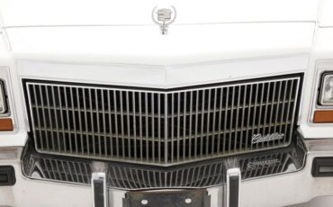 Cadillac-Fleetwood-1989-White-Red-11