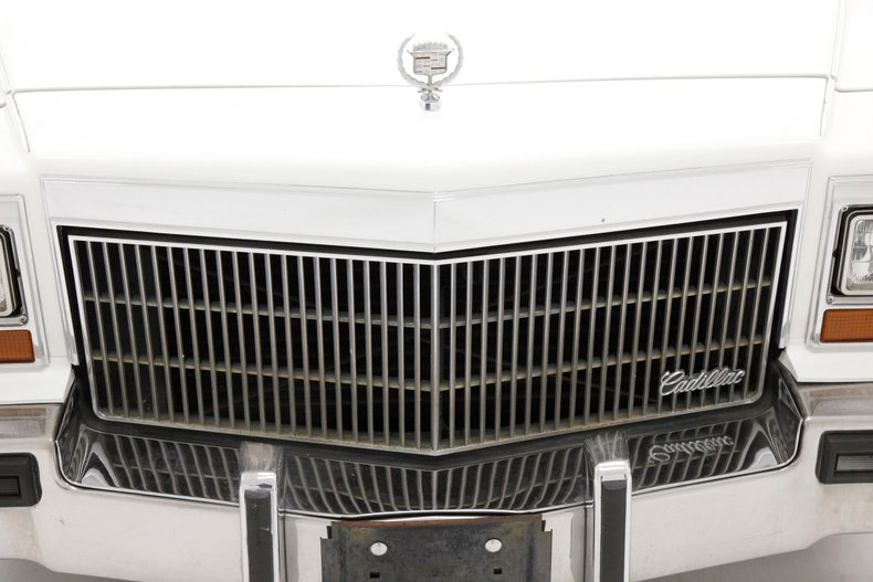 Cadillac-Fleetwood-1989-White-Red-11