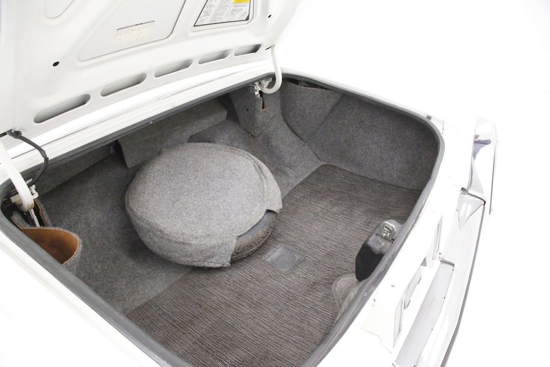 Cadillac-Fleetwood-1989-White-Red-13