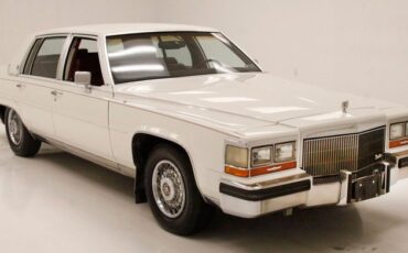 Cadillac-Fleetwood-1989-White-Red-14