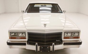 Cadillac-Fleetwood-1989-White-Red-15