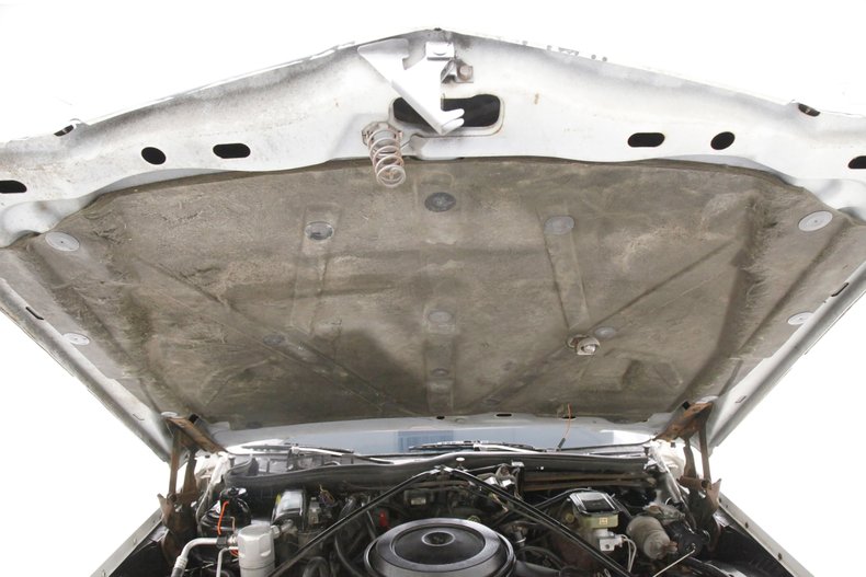 Cadillac-Fleetwood-1989-White-Red-16